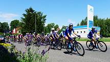 TOUR DE FEMININ 2017 - snímky z druhé etapy, která startovala i končila v Jiříkově.