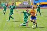 REMÍZA. Fotbalisté Slovanu Varnsdorf (ve žlutém) remizovali se Sokolovem 1:1.