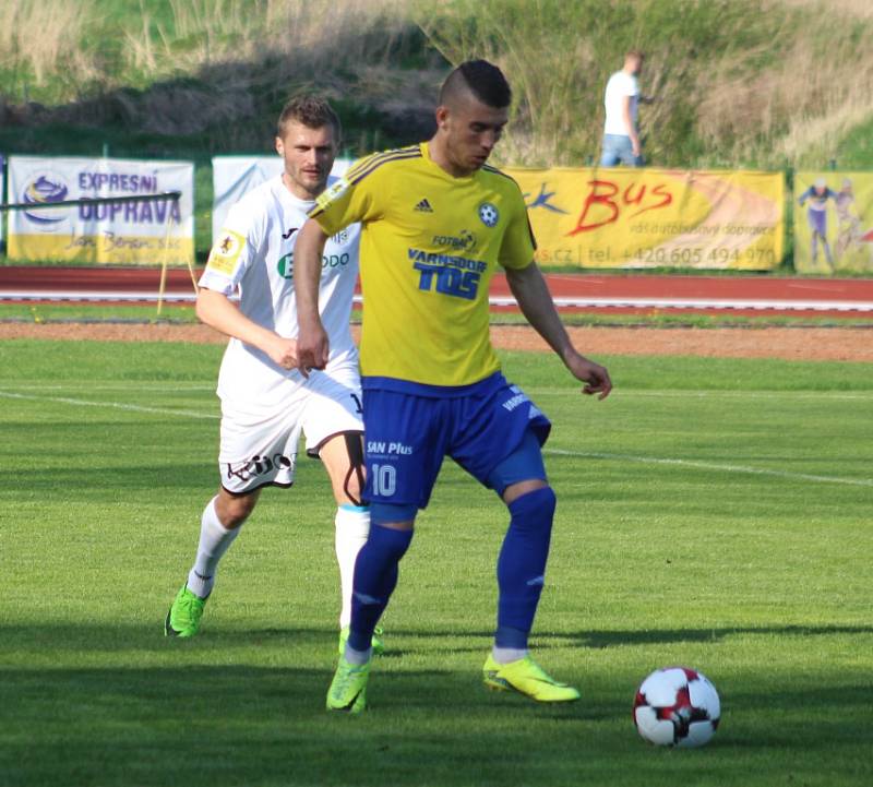 DERBY. Varnsdorf (ve žlutém) hostil v derby Ústí nad Labem.