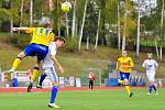 PADLI V ZÁVĚRU. Fotbalisté Varnsdorfu (ve žlutém) doma prohráli 0:1 se Znojmem.