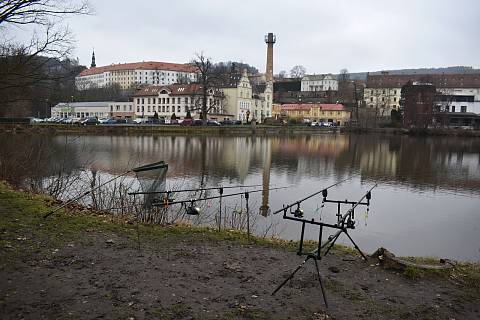 Zámecký rybník v Děčíně nutně potřebuje opravu.