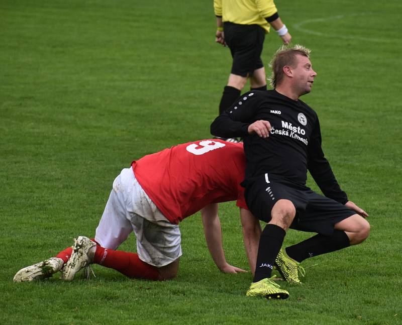 Česká Kamenice (černé dresy) doma udolala Unčín 4:3.