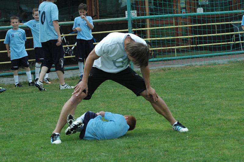 NAŠEL SI ČAS. Petr Voříšek při tréninku ve vlastní fotbalové akademii.