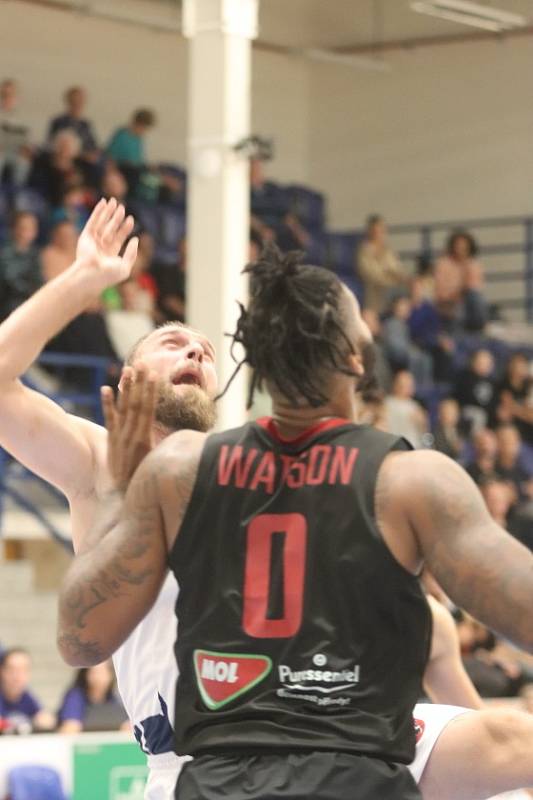 Basketbalisté Děčína slavně porazili Nymburku. Po deseti letech.