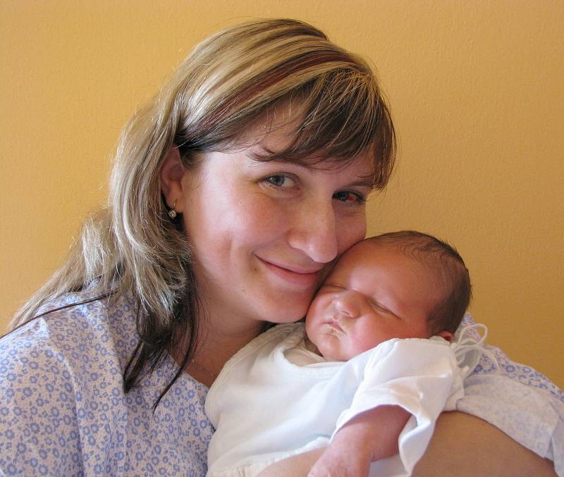 Ivě Macháčkové z Těchlovic se 15. května 2009 v 10.02  v ústecké porodnici narodil syn Michal. Měřil 52 cm a vážil 3,66 kg.