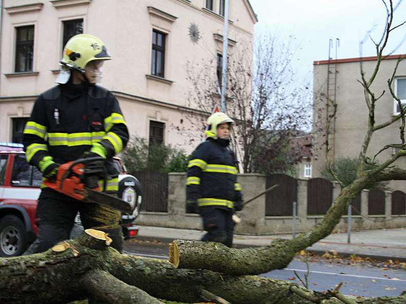 Vichřice řádila i na Starém Městě v Děčíně.