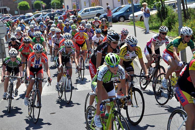 Tour de Feminin začala zběsile, Worracková ukázala všem záda.