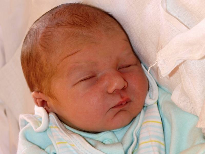 Evě Lejčkové z Velkého Šenova se 16. října v 8.08 v rumburské porodnici narodil syn Miroslav Závěta. Měřil 49 cm a vážil 3,45 kg.