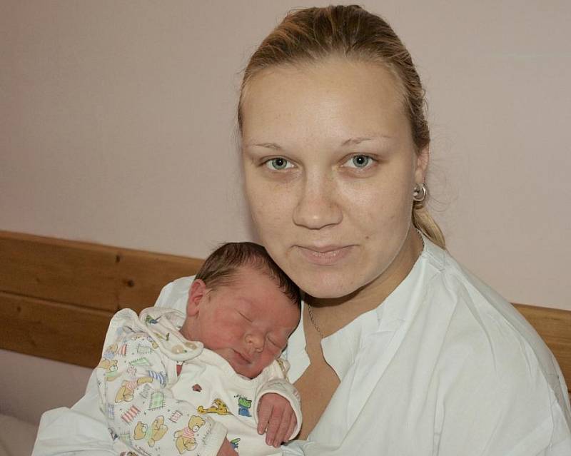 Vladimíře Staňkové z Mikulášovic se 3.listopadu ve 21.40 v rumburské porodnici narodil Jan Durgala. Měřil 50 cm a vážil 3,32 kg.