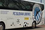 FC SLOVAN LIBEREC (ve zlatém) porazil 5:2 ústeckou Armu.