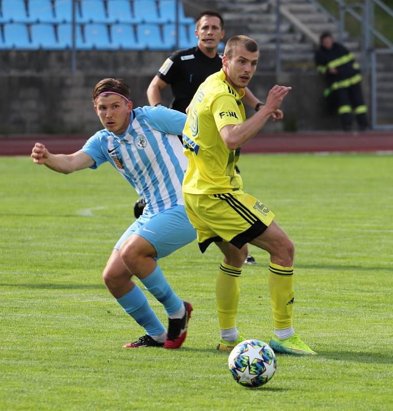 Doma zase bez bodů. Varnsdorf (ve žlutém) v Kotlině prohrál s Prostějovem 1:3.