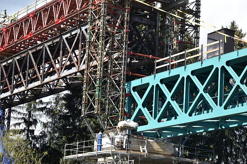 Rekonstrukce Vilémovského viaduktu nabírá zpoždění.