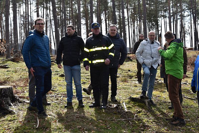 Ministr životního prostředí Petr Hladík s doprovodem navštívil České Švýcarsko