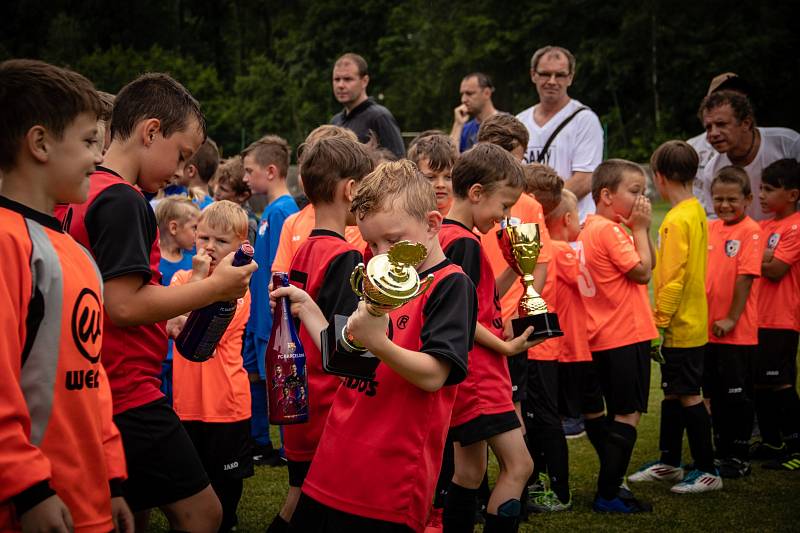 FINÁLE. Ti nejmenší fotbalisté bojovali v Březinách o titul okresního přeborníka.