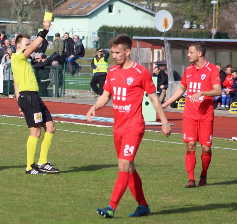 REMÍZA. Varnsdorf (v modrém) hrál s Vítkovicemi 0:0.