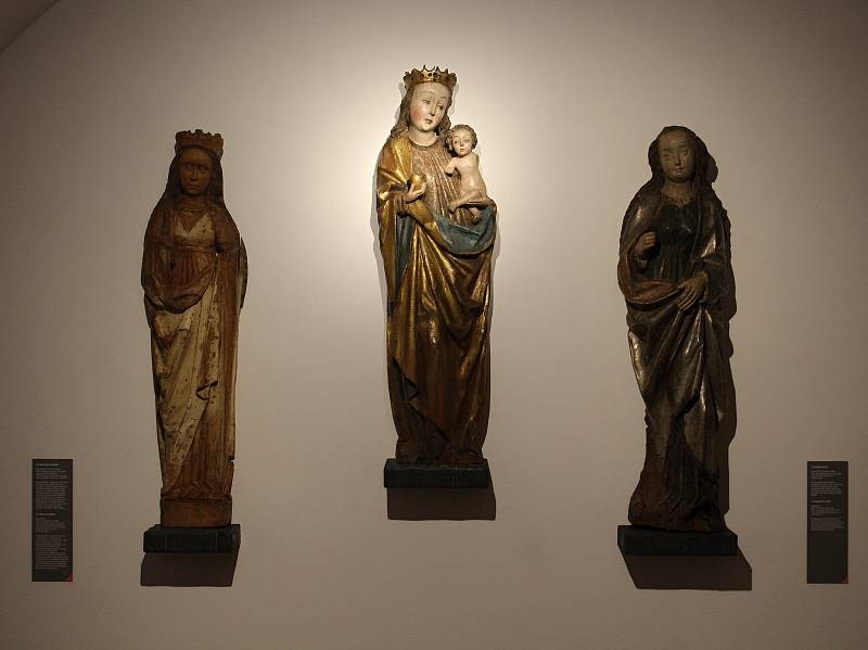 Vernisáž výstavy gotického umění v děčínském muzeu.