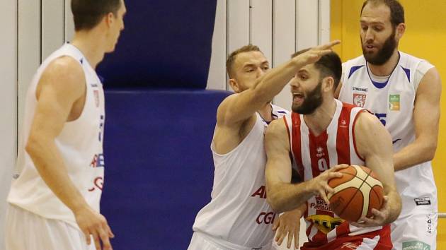 BK Armex Děčín - BK JIP Pardubice 75:54. 