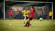 FINÁLE. Ti nejmenší fotbalisté bojovali v Březinách o titul okresního přeborníka.