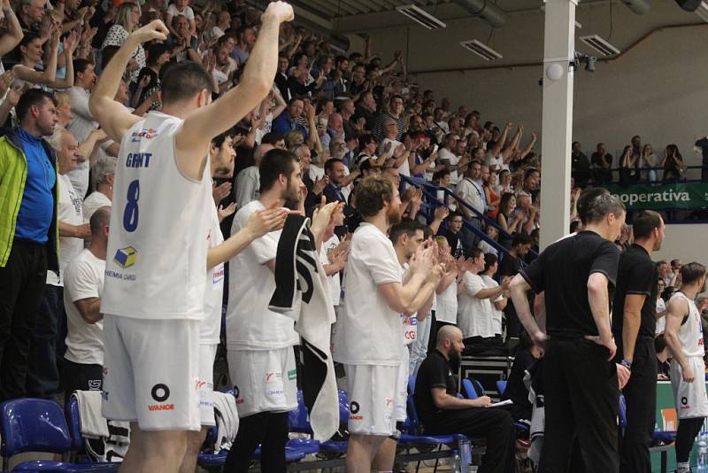 POSTUP! Děčínští Válečníci zvládli sedmé utkání, Opavu porazili 79:62 a slaví postup do semifinále.