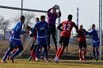 REMÍZA. Varnsdorf (v modrém) remizoval s Táborskem 1:1.