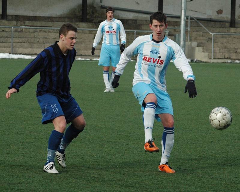 PARÁDA! Junior Děčín (světlé dresy) doma porazil 3:1 Horní Jiřetín.