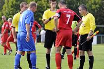 NOVÁČEK ZAVÁLEL. Plaston Šluknov (modrá) vs. Česká Kamenice 0:3.