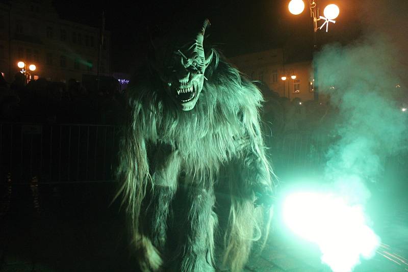 Krampusáci vyděsili Benešov.