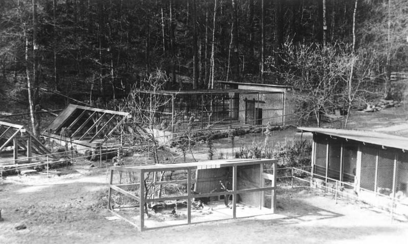 Původní pavilon pro šelmy v 70. letech.