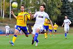 PADLI V ZÁVĚRU. Fotbalisté Varnsdorfu (ve žlutém) doma prohráli 0:1 se Znojmem.