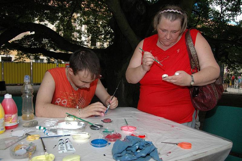 V areálu děčínského zámku se v sobotu 12. června konal 15.ročník benefičního festivalu Kramle 2010.