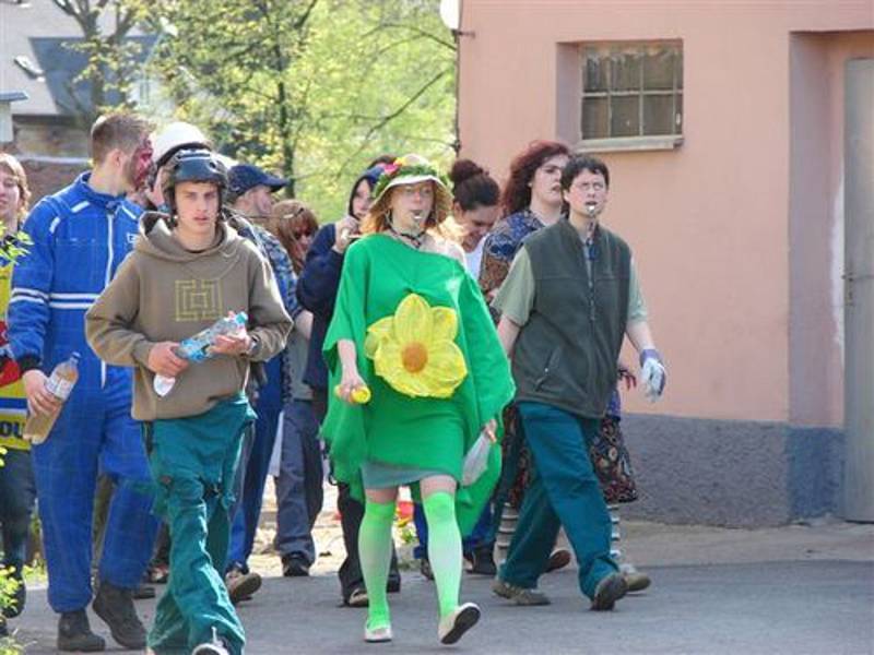 Maturanti, poslední zvonění, Střední lesnická škola ve Šluknově, 2008