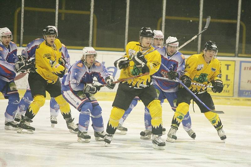 Předehrávku v Sokolově děčínští hokejisté zvládli.