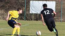 DOMA ZTRATILY Verneřice (v černém), které podlehly 0:1 Markvarticím.