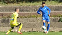 REMÍZA. Varnsdorf (ve žlutém) uhrál v přátelském utkání proti Liberci výsledek 0:0.