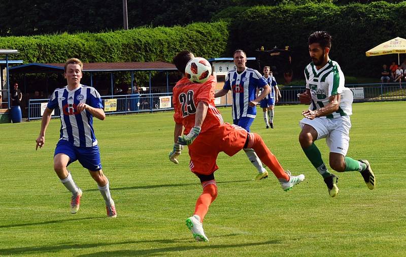 Fotbalisté Vilémova (zelené dresy) doma porazili v přípravném utkání Frýdlant 3:1.