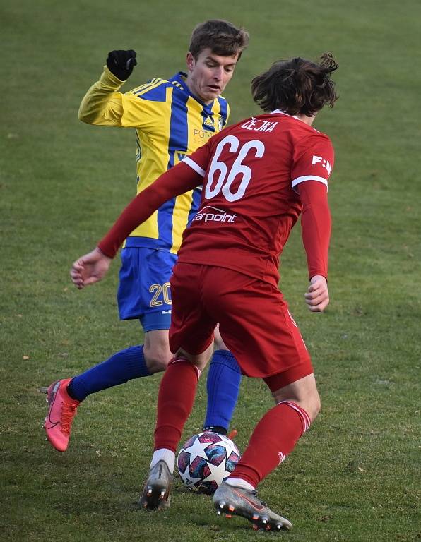 Fotbalisté Varnsdorfu doma udolali poslední Vyšehrad 1:0.