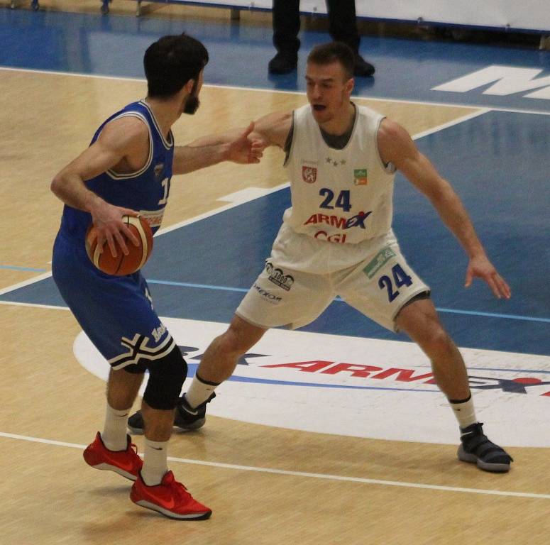 ODVETA. Basketbalisté Děčína ve druhém čtvrtfinále Alpe Adria Cupu proti USK Praha.