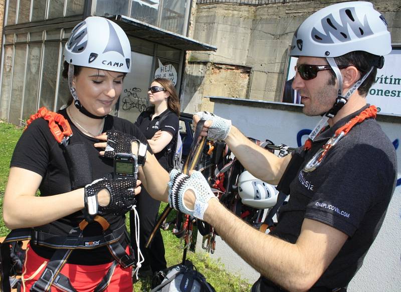 VIA FERRATA neboli Železná stezka vznikla v Děčíně na skále pod Pastýřskou stěnou. 