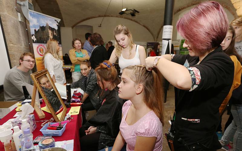 Tradiční veletrh středních a učňovských škol pro žáky základních škol.