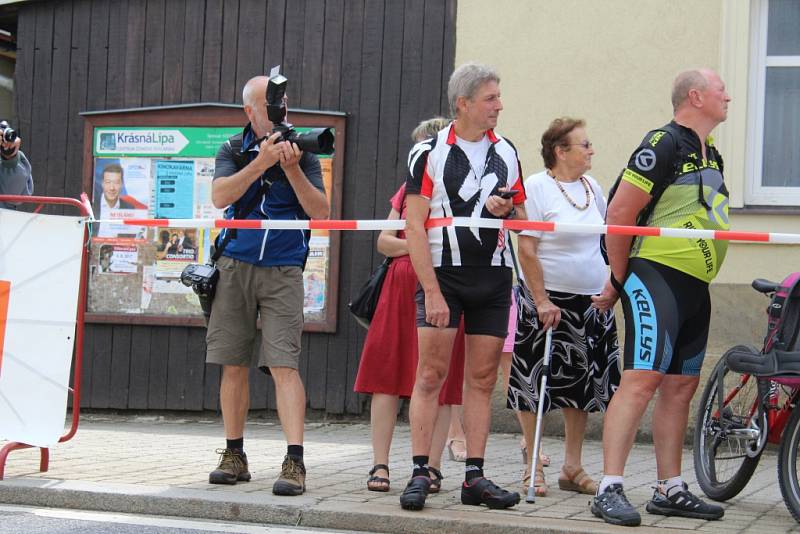 TOUR DE FEMININ 2017 - snímky z poslední etapy a závěrečného ceremoniálu.