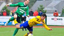 BRAVO! Fotbalisté Varnsdorfu (ve žlutém) porazili 3:1 Sokolov.