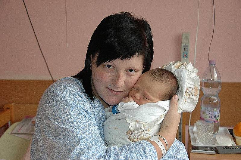Alexandře Derynkové z Děčína se v ústecké porodnici 29. října v 17.55 hodin narodil syn Viktor. Měřil 53 cm a vážil 3,8 kg.