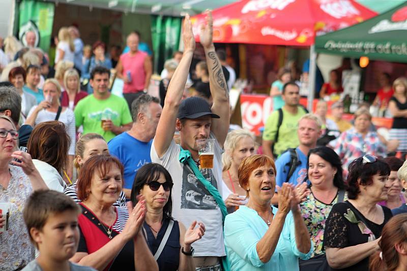 Benešov při Slunovratu bavila Laura a její tygři nebo Gipsy.cz.