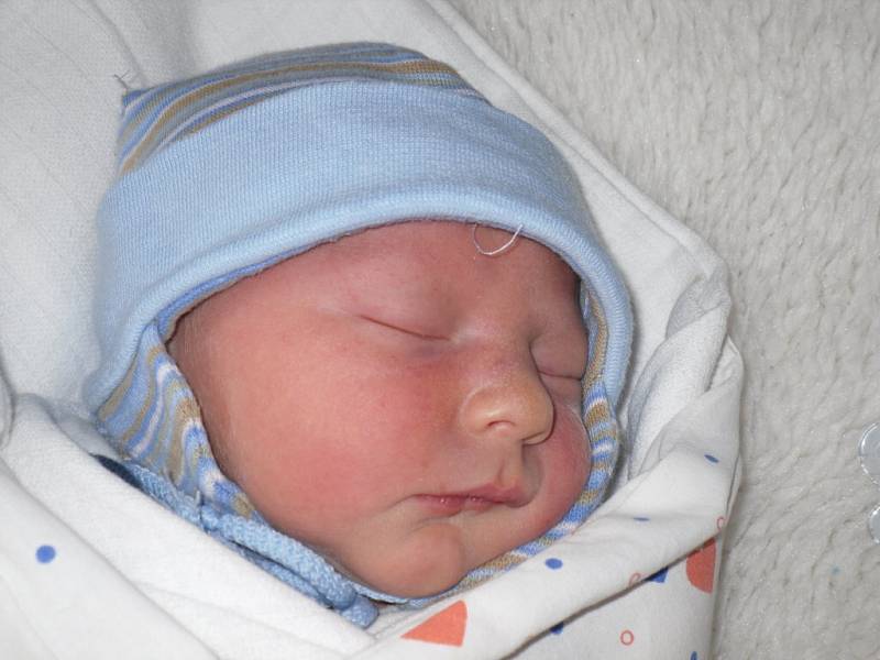 Mamince Lucii Kredbové z Děčína se 3. září v 8.10 narodil v děčínské nemocnici syn Martínek Kredba. Měřil 52 cm a vážil 3,42 kg.