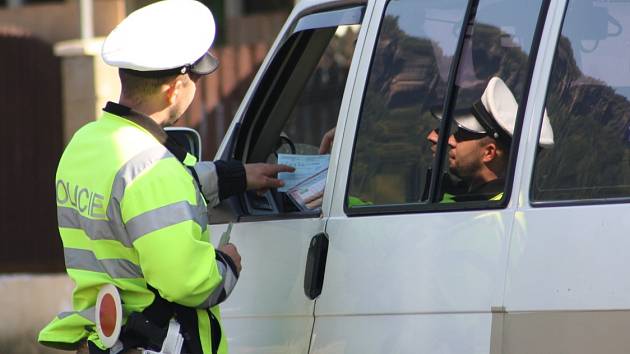 Česko – německá policejní hlídka ve středu dopoledne kontrolovala řidiče, kteří projížděli Loubím. 