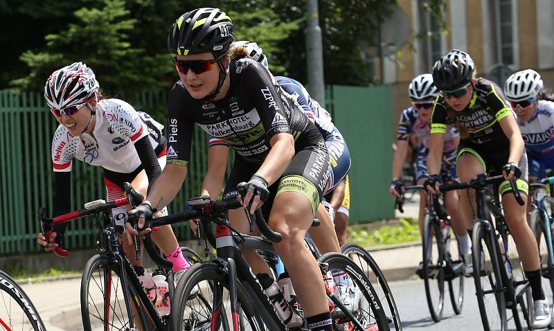 Na letošním startu cyklistického závodu Tour de Feminin v Krásné Lípě na Děčínsku vyjelo na trať 183 závodnic.