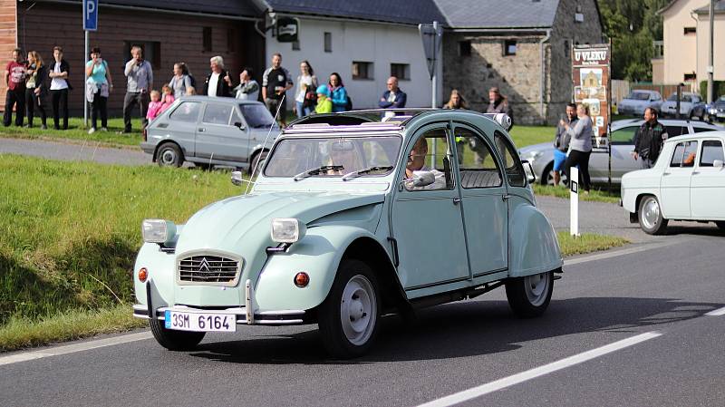 Sraz automobilových veteránů v Horním Podluží.