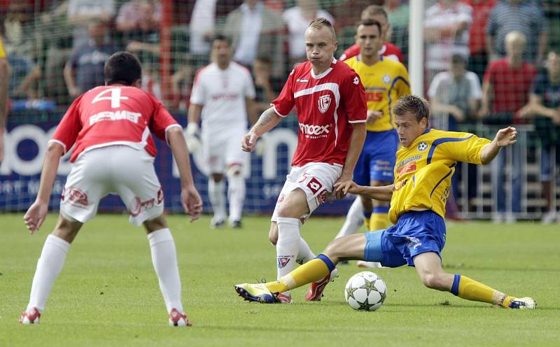 PŘIVEZLI BOD. Fotbalisté Varnsdorfu v Pardubicích remizovali 2:2.