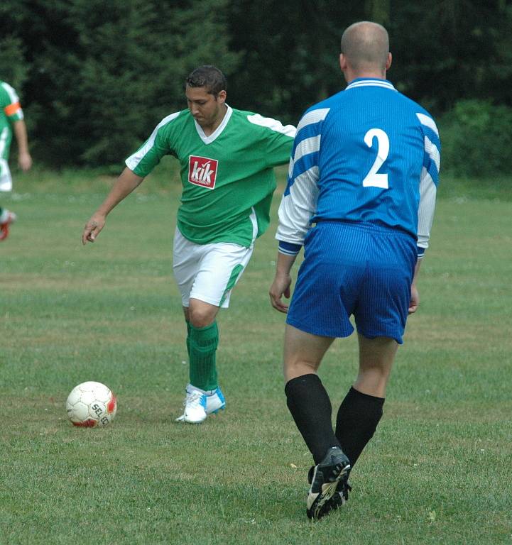 DOMA NEZKLAMALY. Dolní Habartice (zelená) doma porazily Bynovec 4:1.