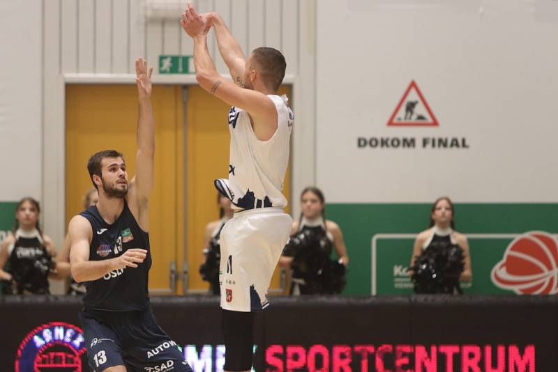 Basketbalisté Děčína doma porazili Ostravu a nadále drží v Kooperativa NBL první místo.